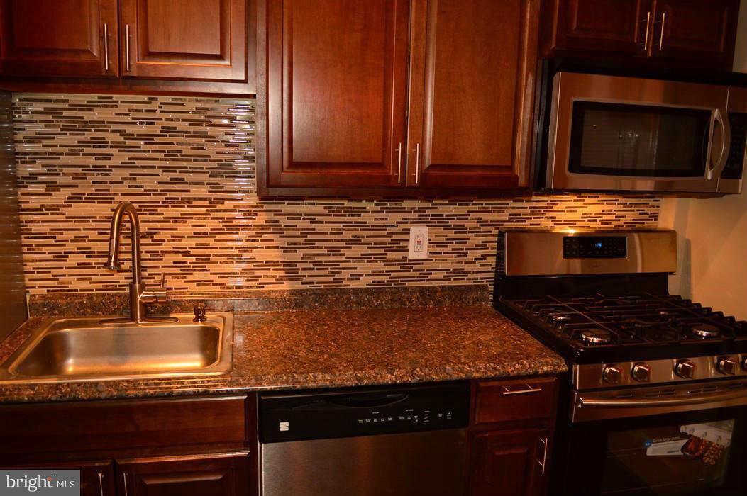 1022 Wedgewood Road Baltimore, MD 21229 - Photo 4 of 30 Kitchen