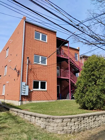 $2,800 | 397 Alles Street, Unit 2, Des Plaines, IL 60016
