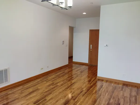 $2,800 | 397 Alles Street, Unit 2, Des Plaines, IL 60016