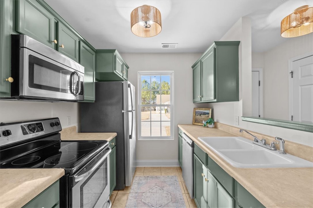 320 Oak Knoll Court Seneca, SC 29678 - Photo 4 of 23