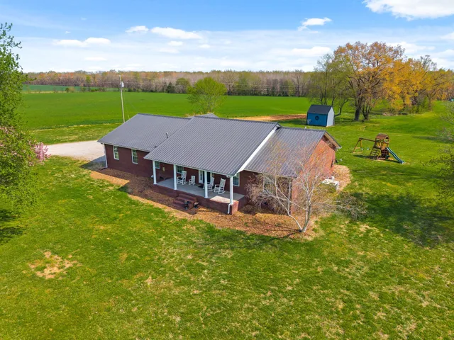 $849,900 | 286 Tower Street, Guthrie, KY 42234