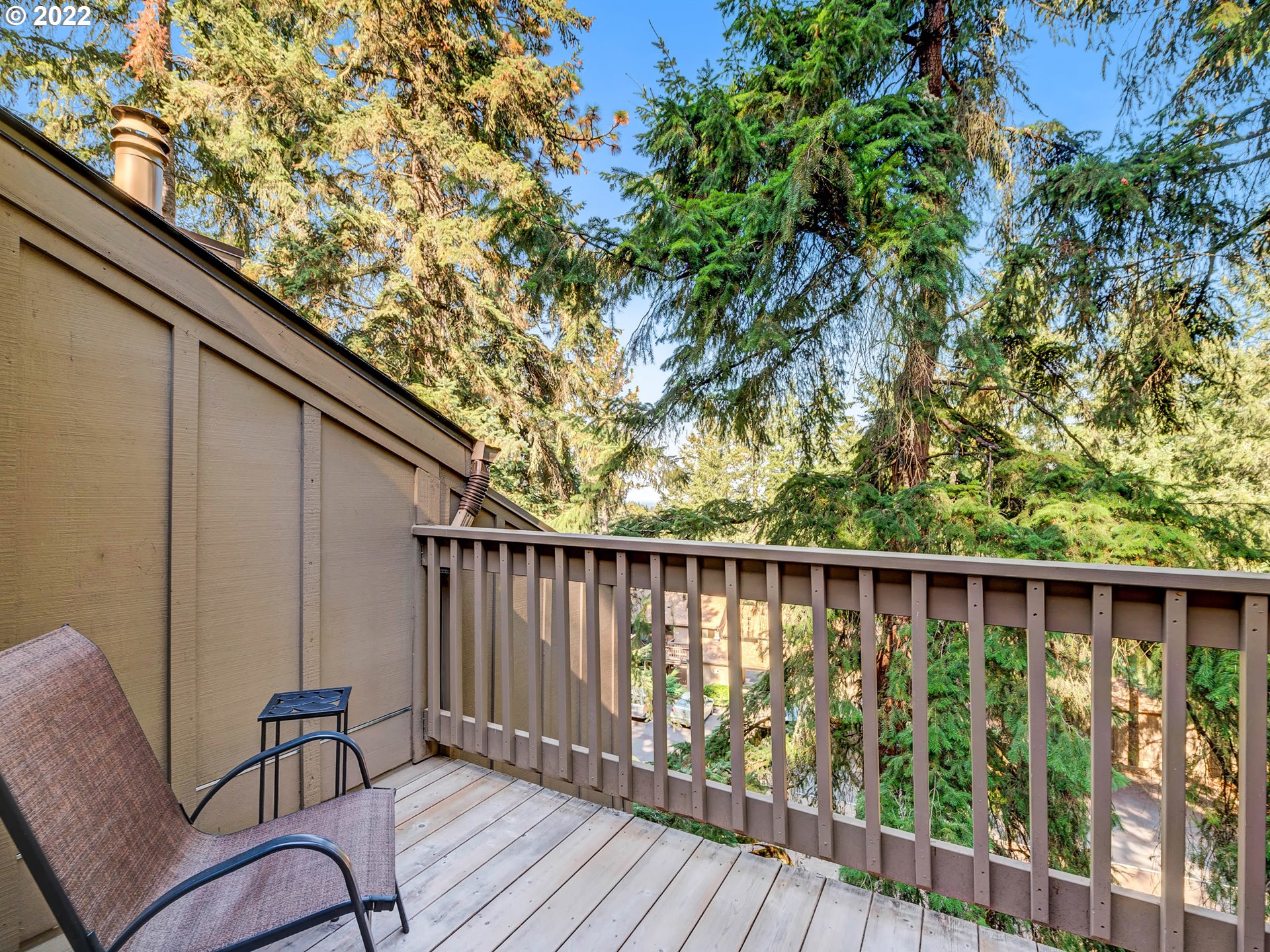 145 Treehill Loop Eugene, OR 97405 - Photo 3 of 20 Gallery Image 3