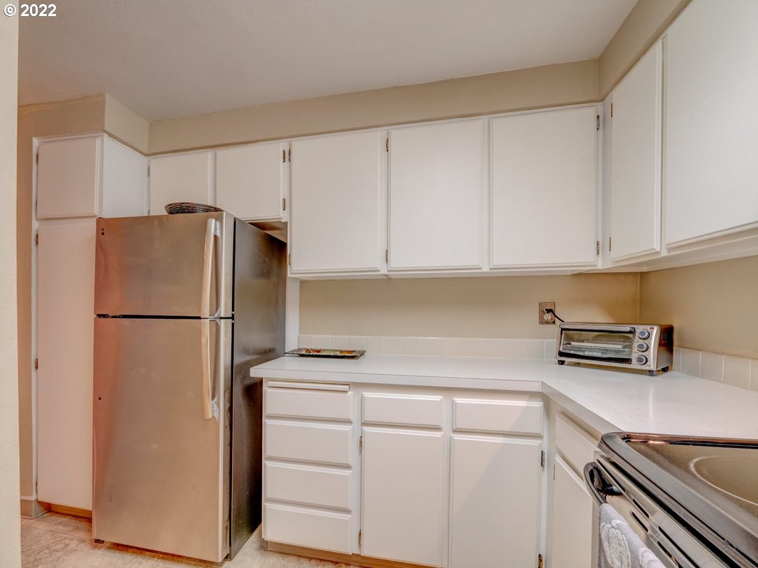 145 Treehill Loop Eugene, OR 97405 - Photo 9 of 20 Gallery Image 9
