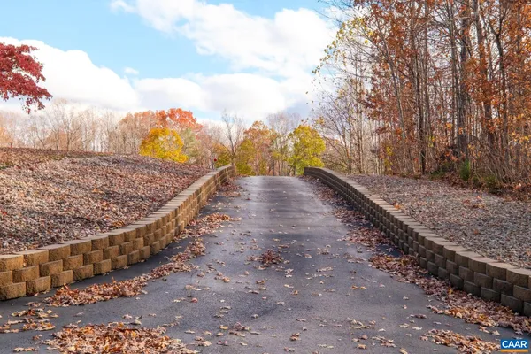 $815,000 | 105 Squirrel Path, Stanardsville, VA 22973