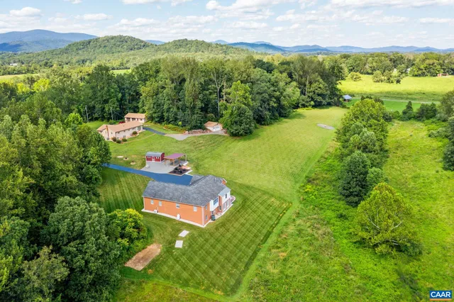 $845,000 | 105 Squirrel Path, Stanardsville, VA 22973