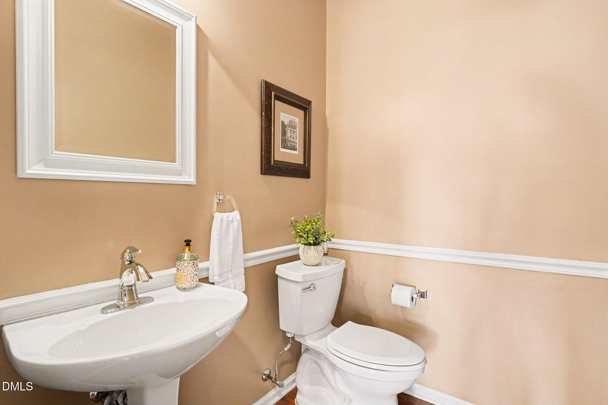 112 Del Rio Drive Cary, NC 27519 - Photo 13 of 35 022_file_6176