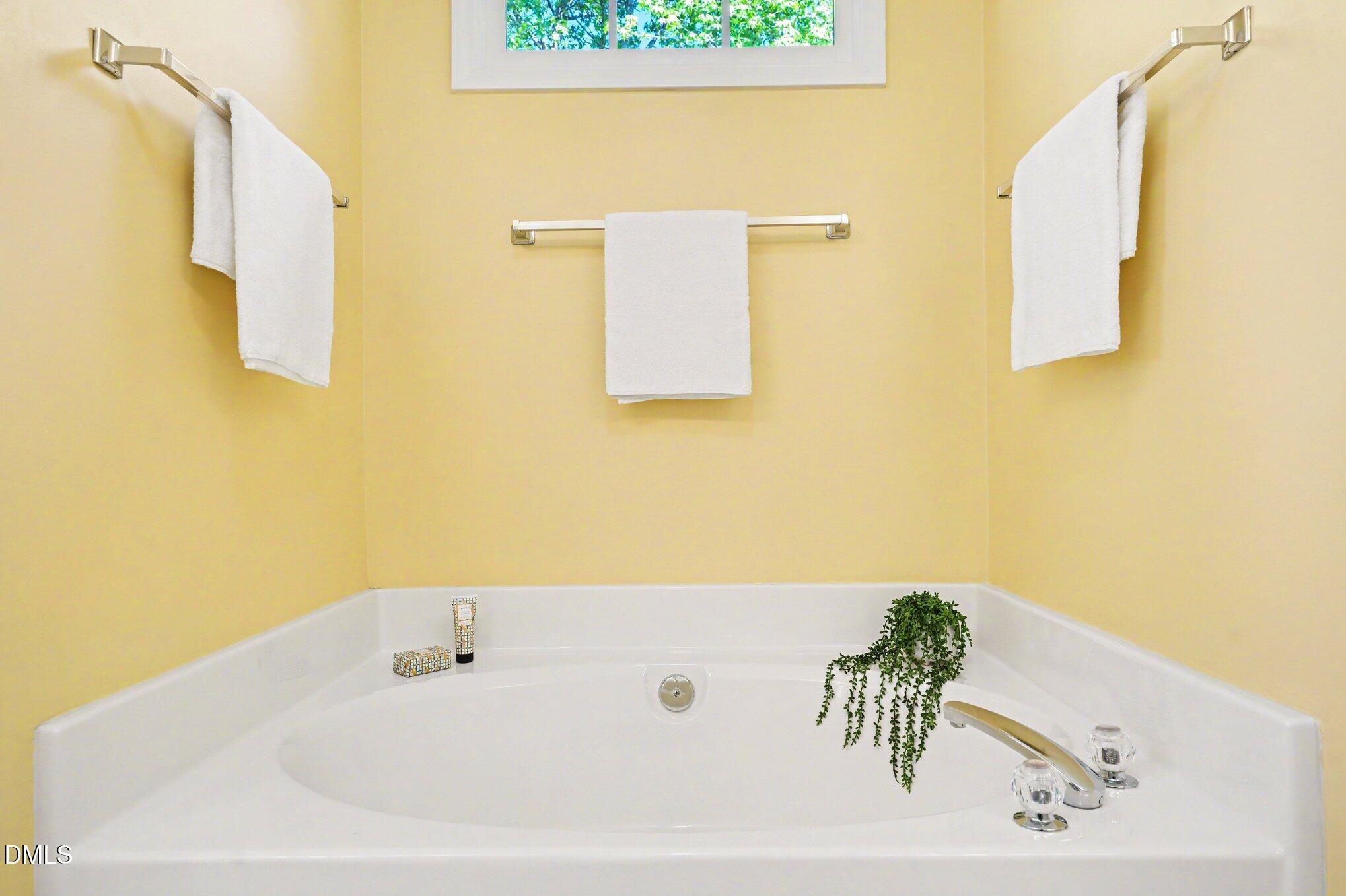 112 Del Rio Drive Cary, NC 27519 - Photo 16 of 35 020_file_4735