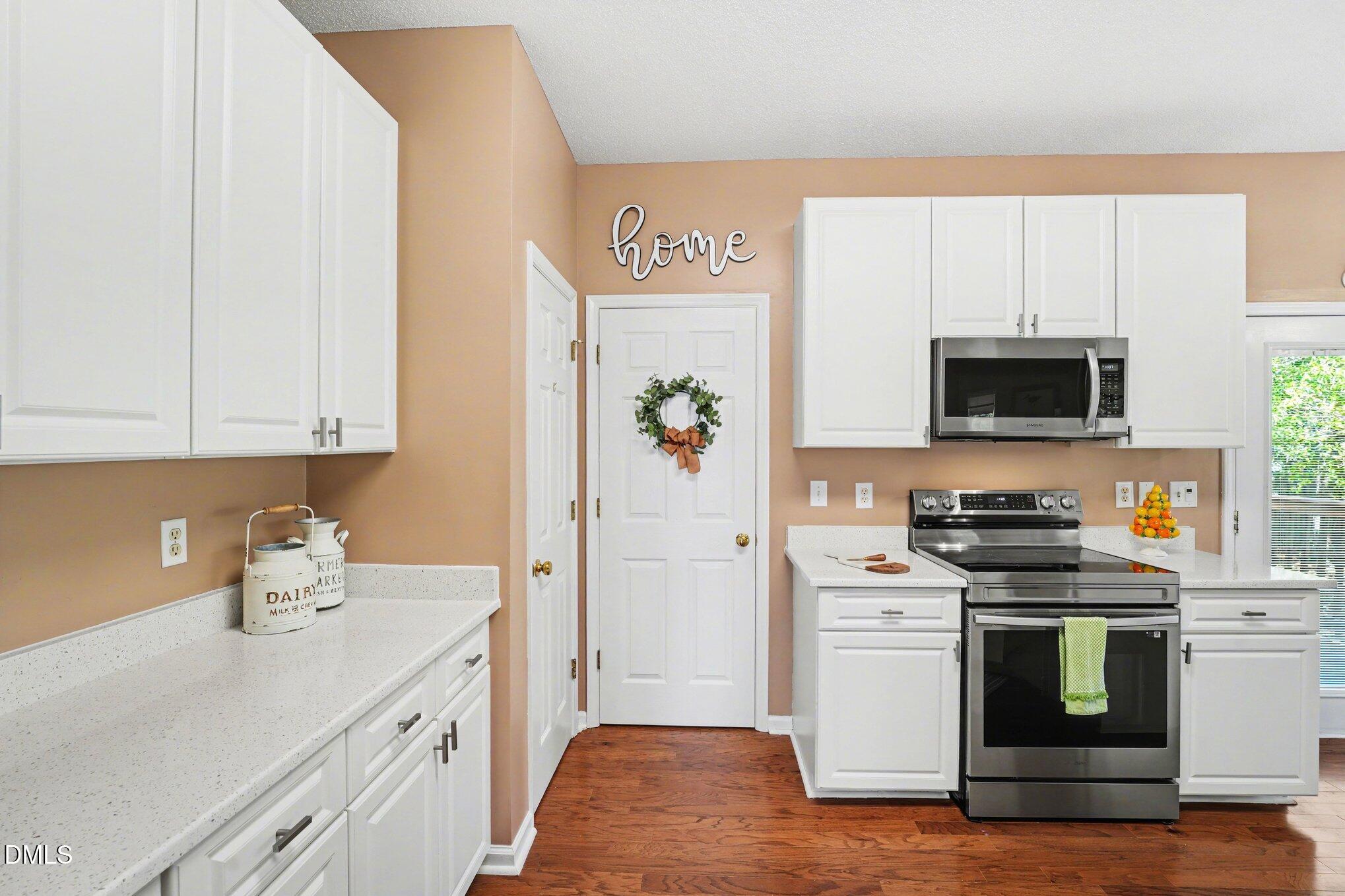 112 Del Rio Drive Cary, NC 27519 - Photo 9 of 35 013_file_6680