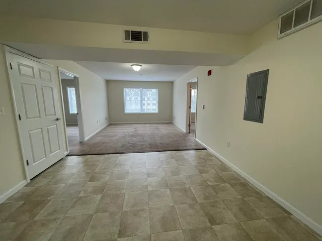 $1,965 | 80 Sentinel Court, Unit 306, Manchester, NH 03103