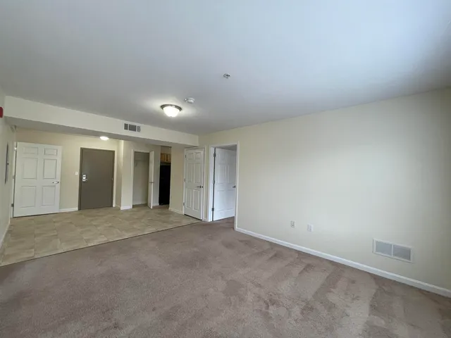 $1,965 | 80 Sentinel Court, Unit 306, Manchester, NH 03103