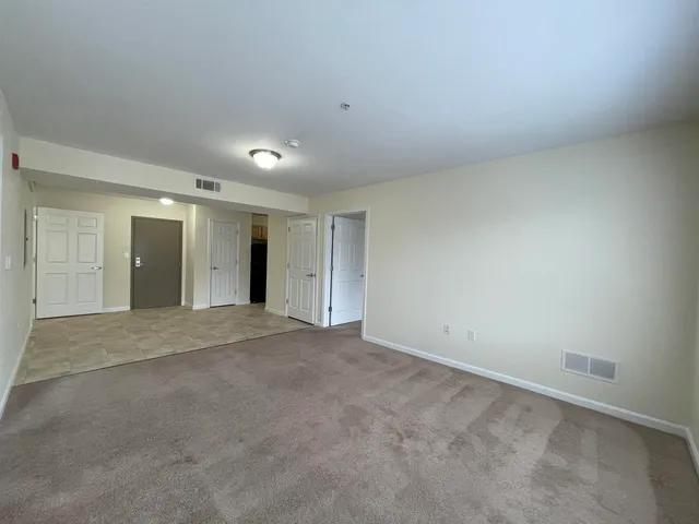 $1,965 | 80 Sentinel Court, Unit 306, Manchester, NH 03103