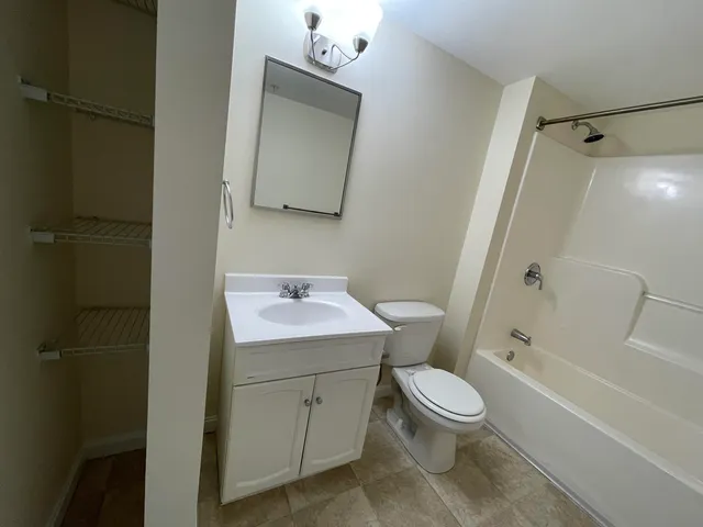 $1,965 | 80 Sentinel Court, Unit 306, Manchester, NH 03103