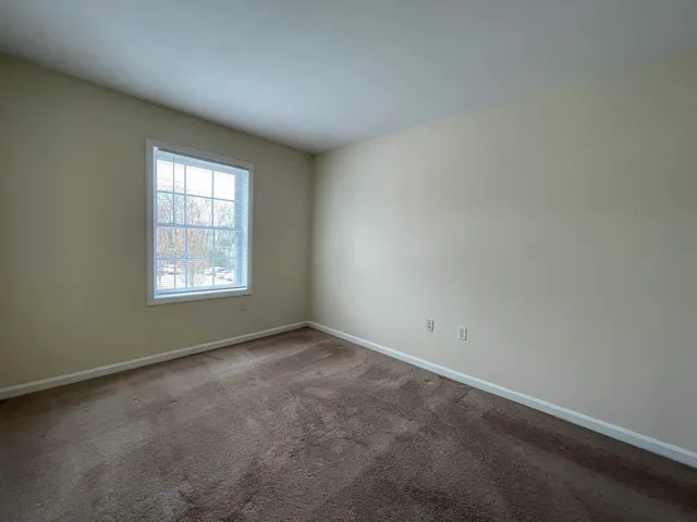 $1,965 | 80 Sentinel Court, Unit 306, Manchester, NH 03103