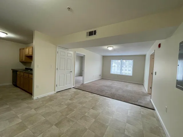 $1,965 | 80 Sentinel Court, Unit 306, Manchester, NH 03103