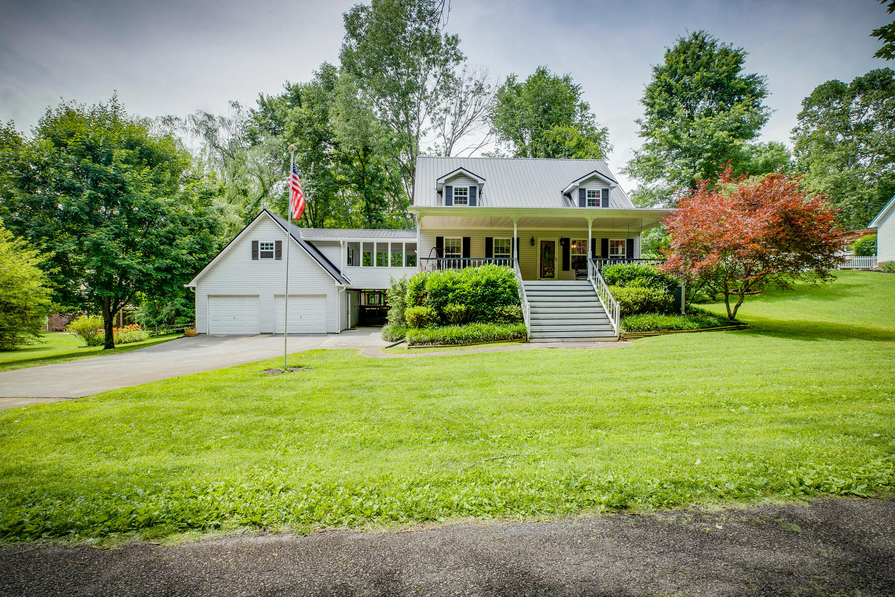 105 Ridgewood Road Unicoi, TN 37692 - Photo 1 of 59 001