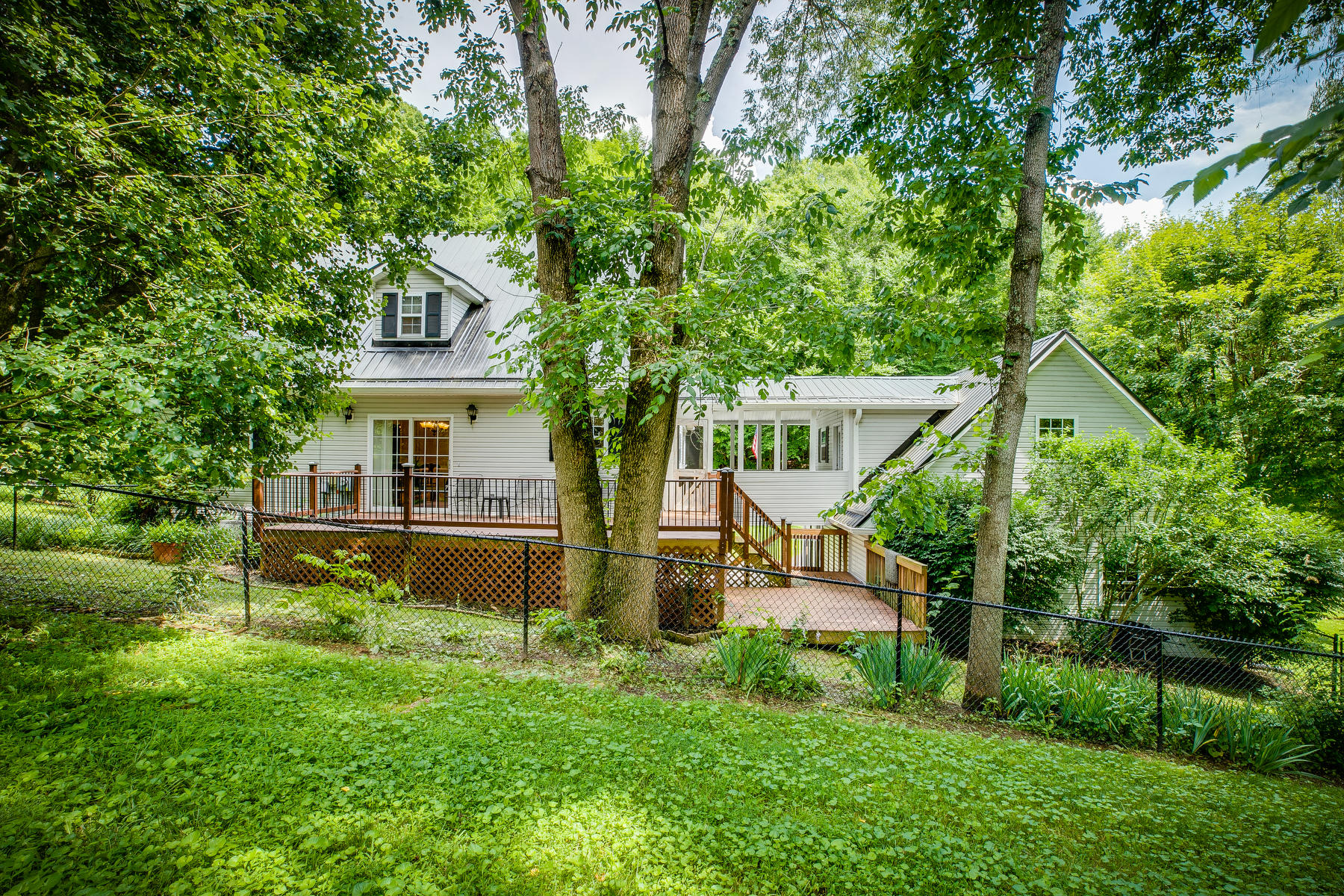 105 Ridgewood Road Unicoi, TN 37692 - Photo 45 of 59 044