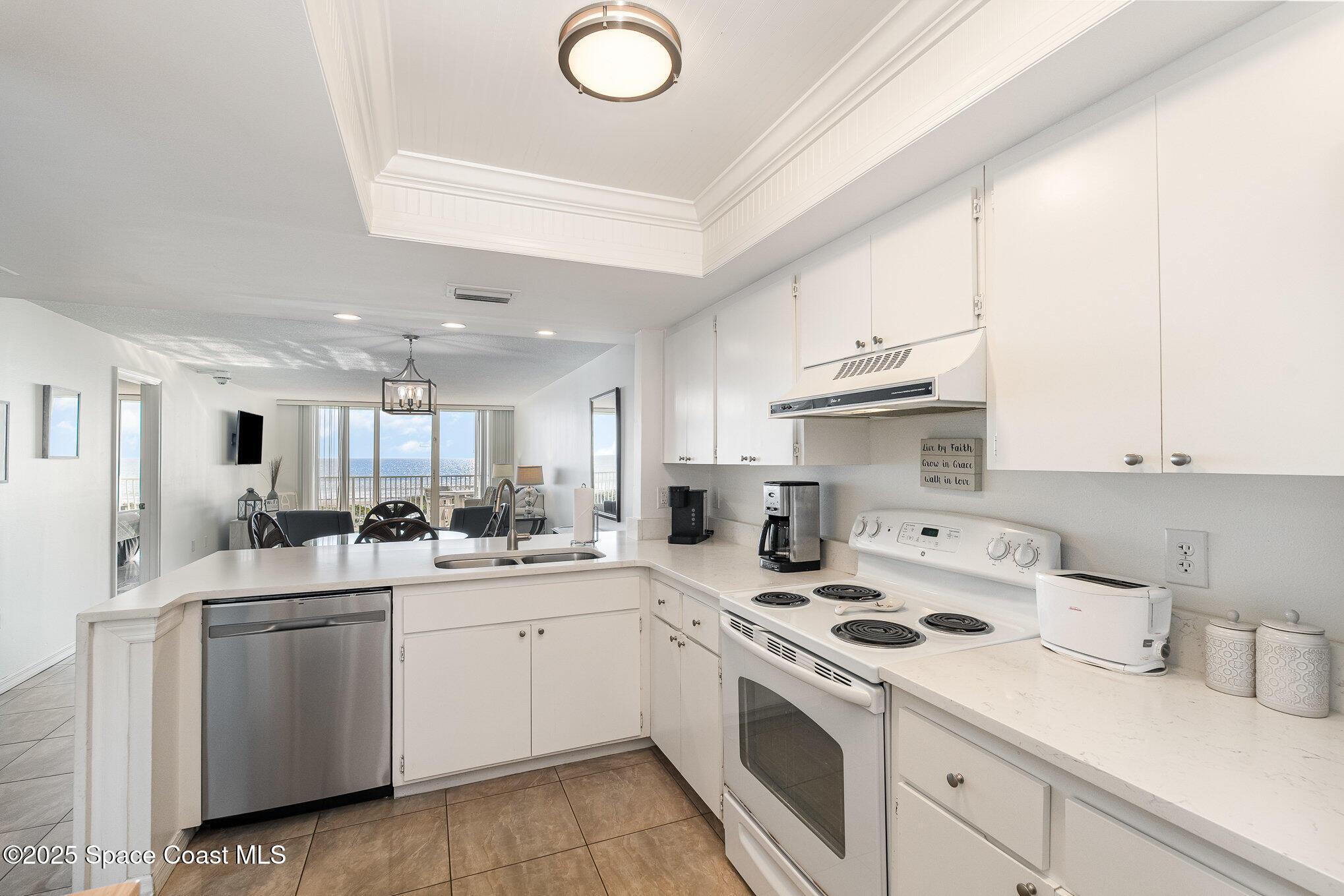 2515 South Atlantic Avenue, Unit 202 Cocoa Beach, FL 32931 - Photo 16 of 32 014_dsc00020-edit_305