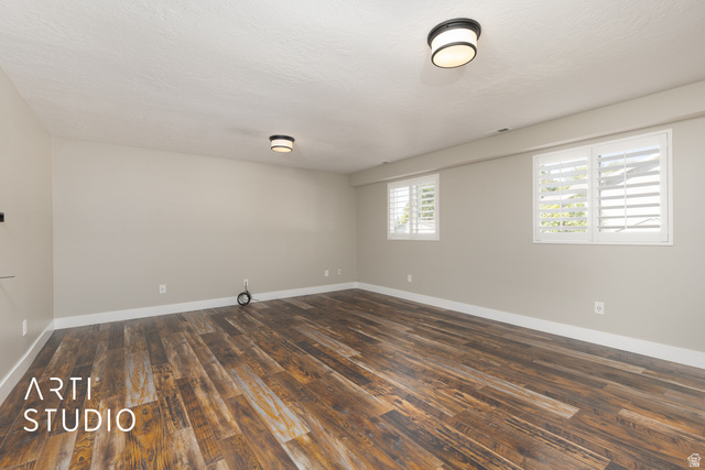 704 West Vahe Street Draper, UT 84020 - Photo 11 of 35 Living room
