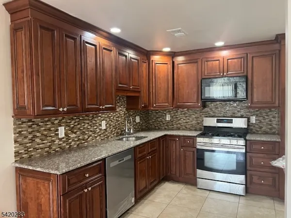 $3,100 | 6 Boyard Court, Somerset, NJ 08873