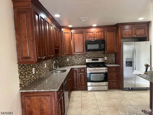 $3,100 | 6 Boyard Court, Somerset, NJ 08873