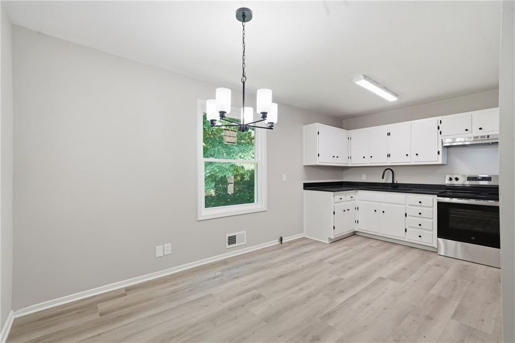 4913 Bartlett Road Forest Park, GA 30297 - Photo 8 of 30