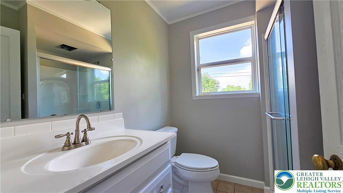 438 Locust Road Hellertown, PA 18055 - Photo 12 of 26 Gallery Image 12