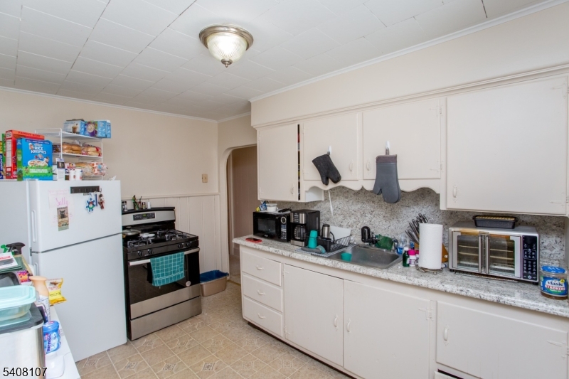 941 Lee Avenue Alpha, NJ 08865 - Photo 7 of 14