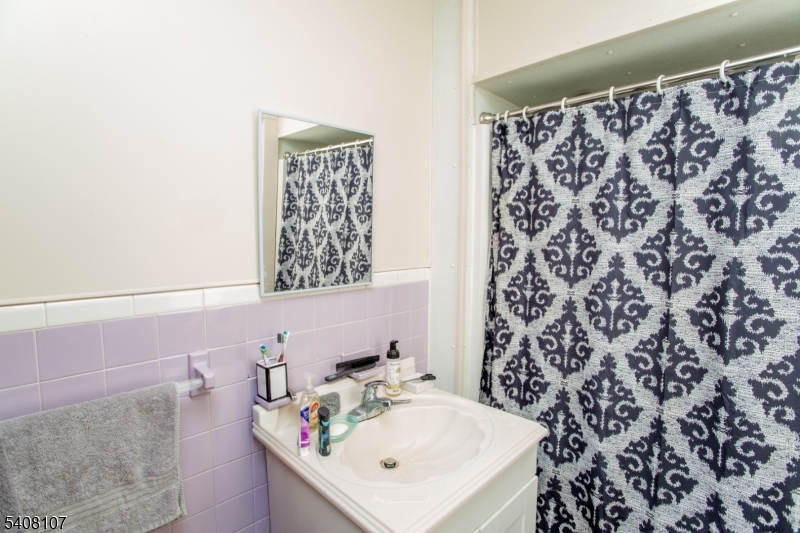 941 Lee Avenue Alpha, NJ 08865 - Photo 10 of 14