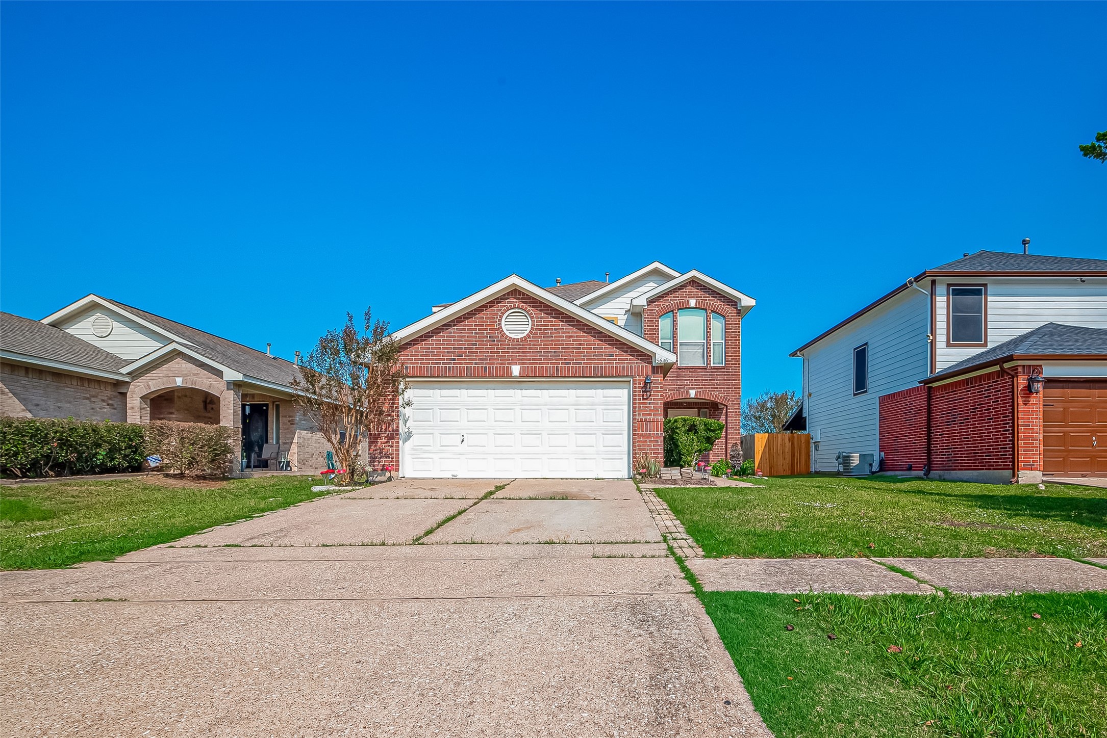 5646 Tiger Lilly Way Houston, TX 77085 - Photo 2 of 46