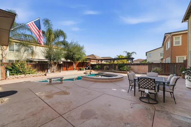 $565,000 | 429 Red Lion Way, Newman, CA 95360