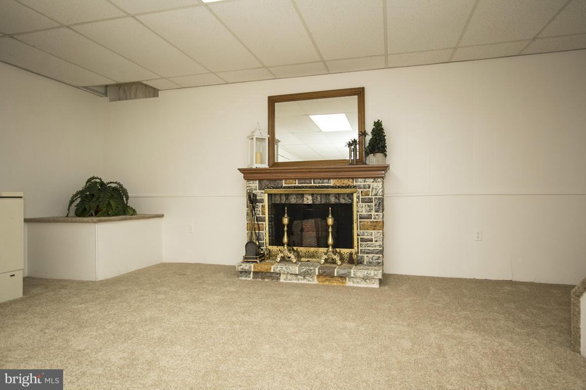 193 Farm Road Aberdeen, MD 21001 - Photo 12 of 23 Family Room