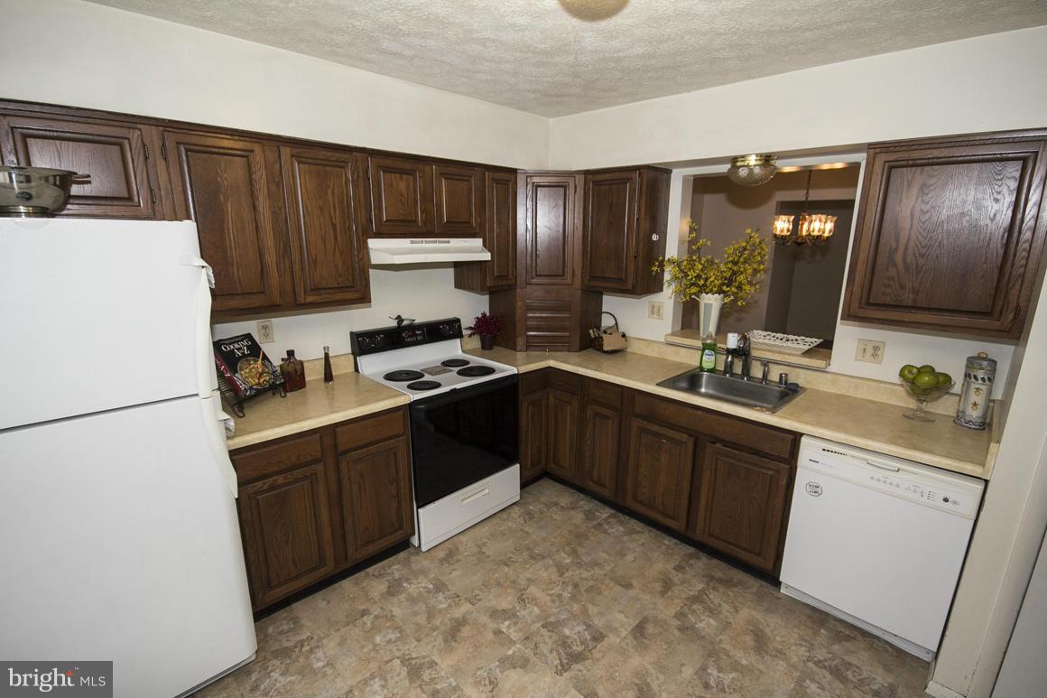 193 Farm Road Aberdeen, MD 21001 - Photo 4 of 23 Kitchen