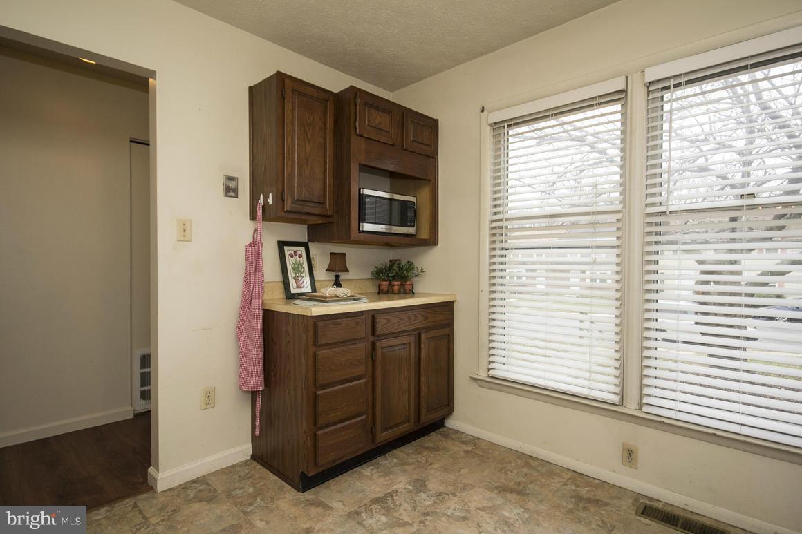 193 Farm Road Aberdeen, MD 21001 - Photo 5 of 23 Kitchen