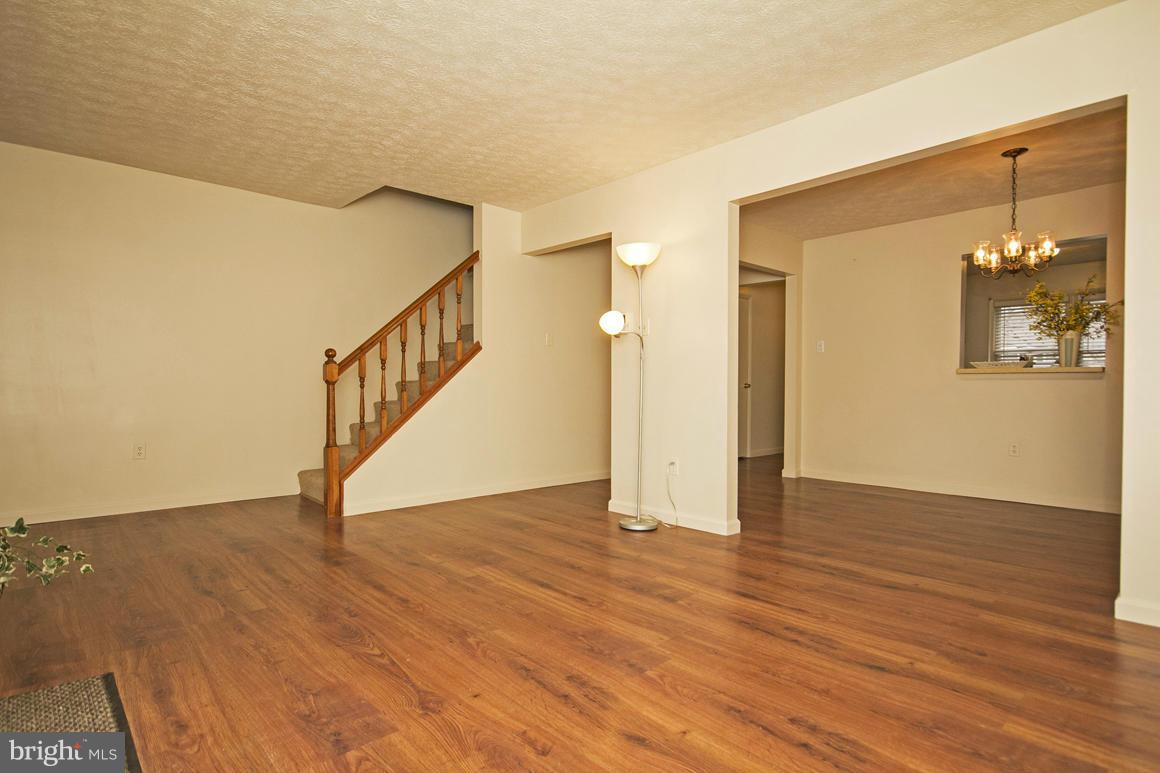 193 Farm Road Aberdeen, MD 21001 - Photo 10 of 23 Living Room