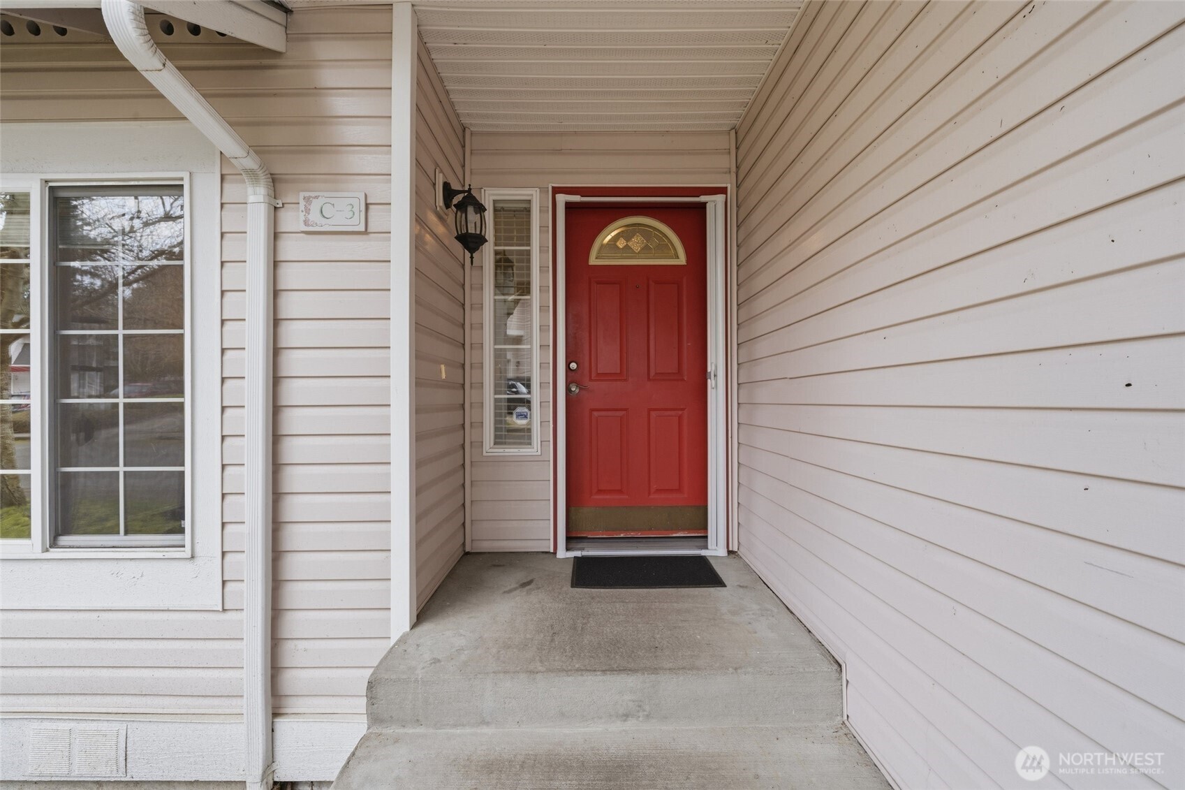 8629 240th Street Southwest, Unit C3 Edmonds, WA 98026 - Photo 2 of 21