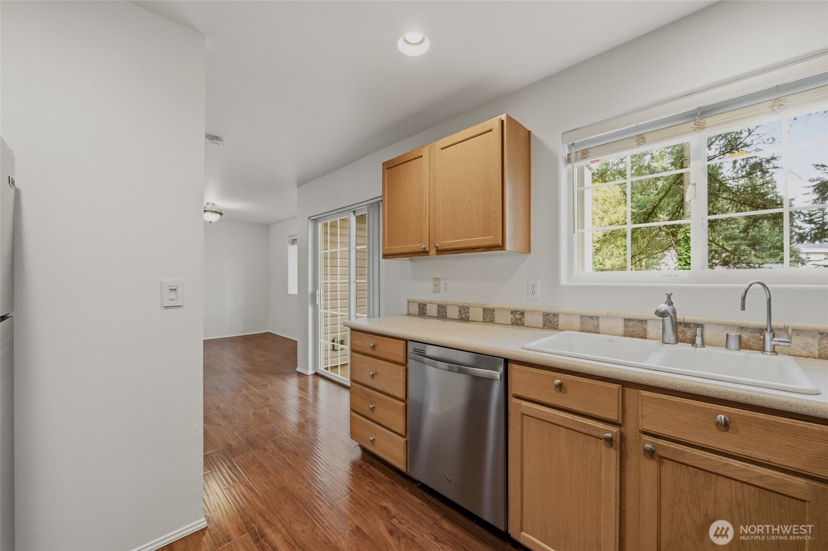 8629 240th Street Southwest, Unit C3 Edmonds, WA 98026 - Photo 8 of 21