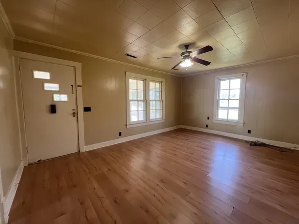 $1,000 | 419 South Jackson Street, Tullahoma, TN 37388