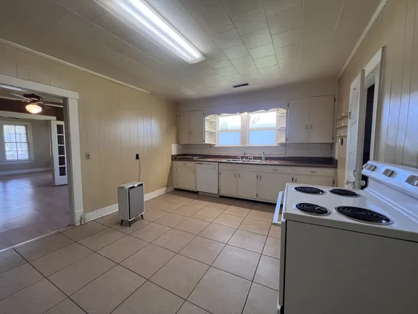 $1,000 | 419 South Jackson Street, Tullahoma, TN 37388