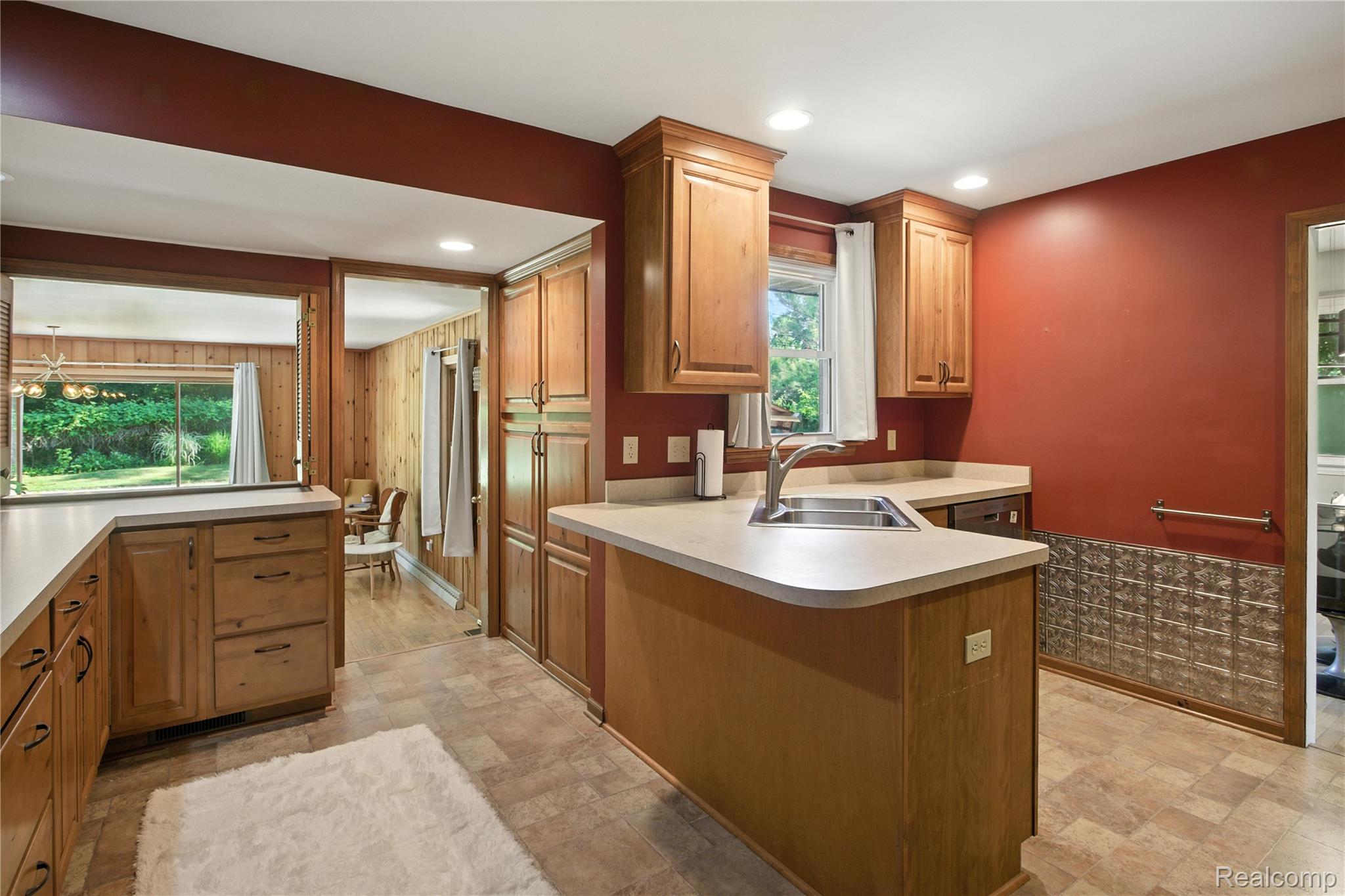 2329 Cumberland Road Lansing, MI 48906 - Photo 13 of 35 IMG_0578.JPG