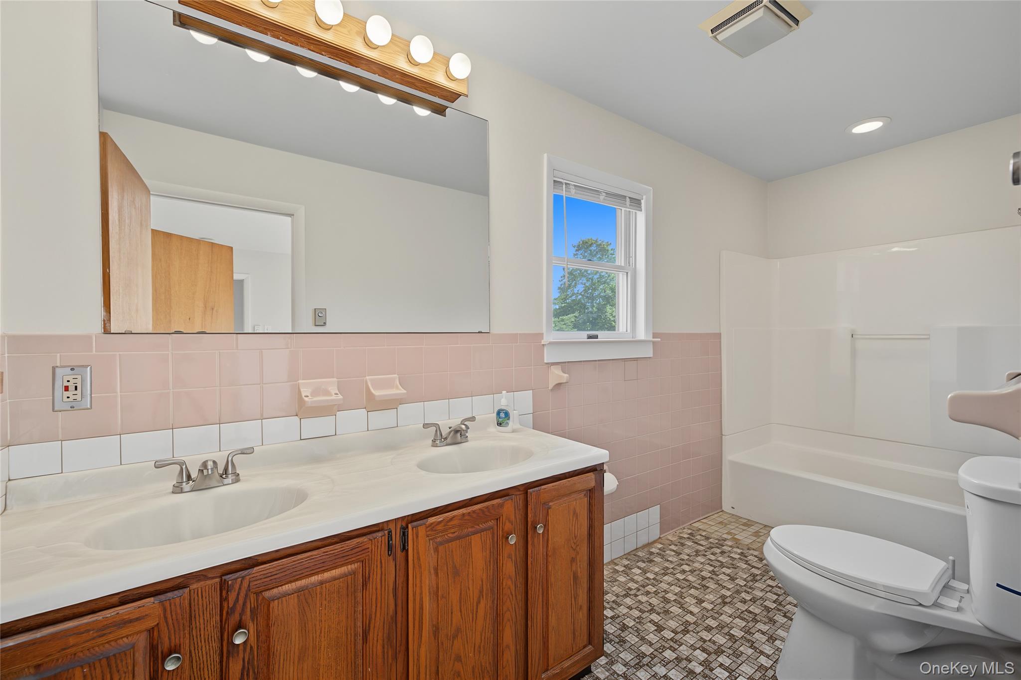 318 Cornwall Hill Road Patterson, NY 12563 - Photo 26 of 38