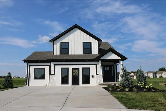 $424,950 | 1400 North 157th Lane, Basehor, KS 66007