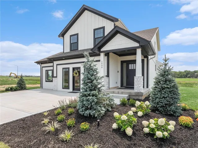$424,950 | 1400 North 157th Lane, Basehor, KS 66007