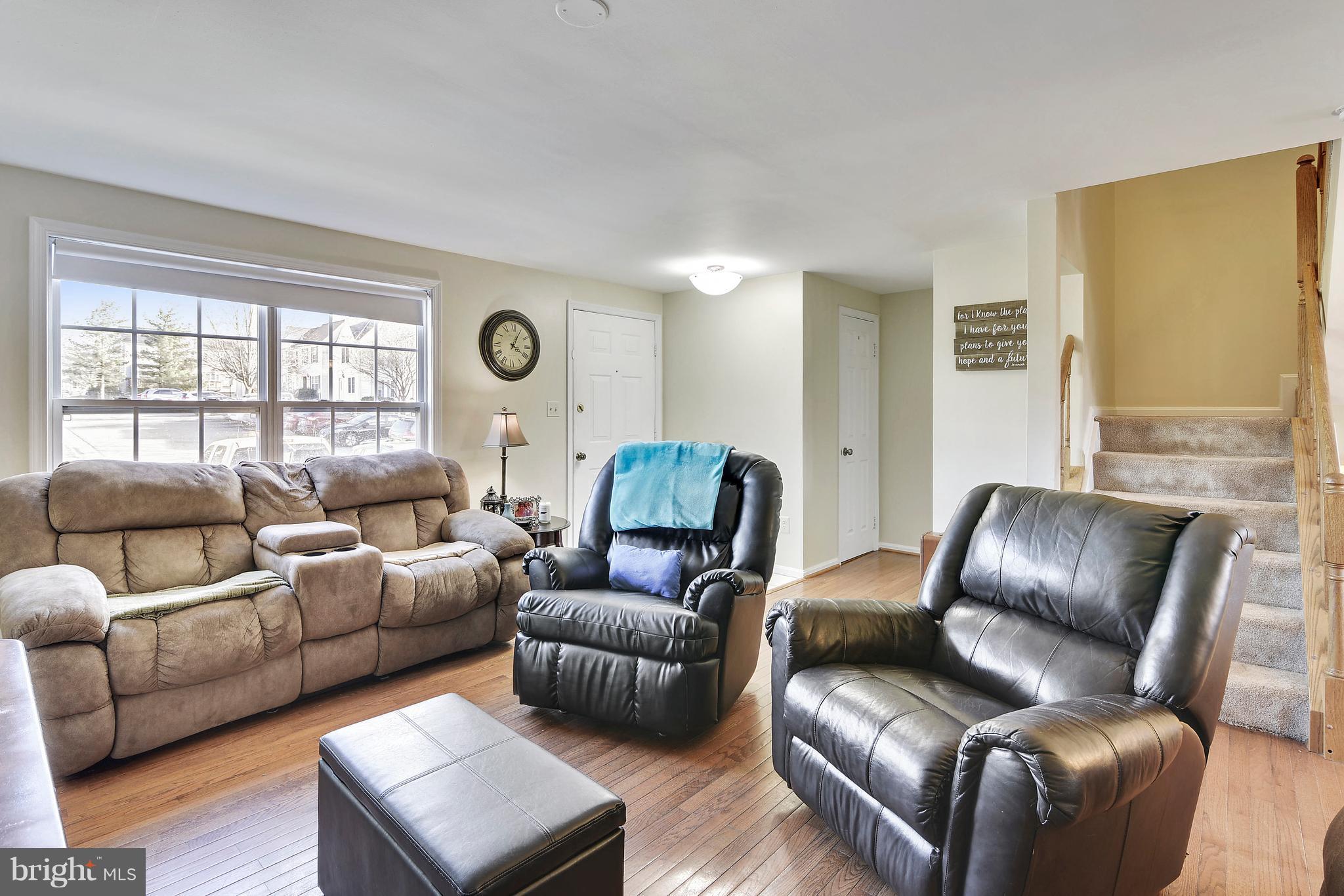 6575 Rundale Court Alexandria, VA 22315 - Photo 2 of 30 Living Room