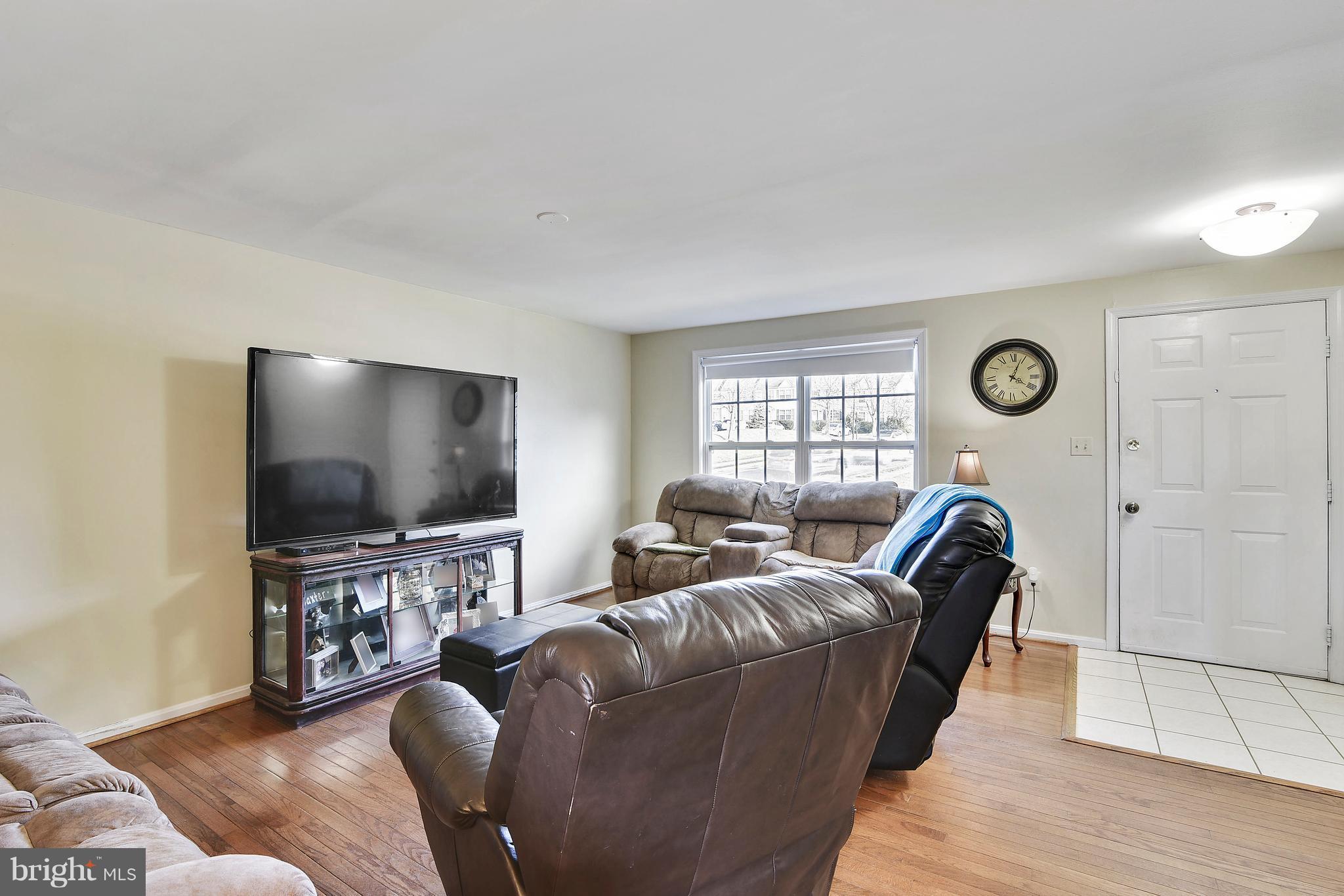 6575 Rundale Court Alexandria, VA 22315 - Photo 3 of 30 Living Room