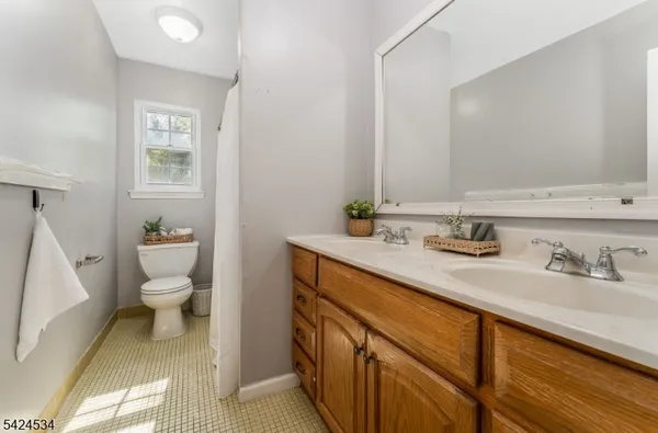 $469,900 | 214 Powder Horn Drive, Phillipsburg, NJ 08865