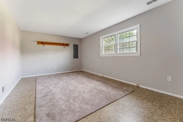 $469,900 | 214 Powder Horn Drive, Phillipsburg, NJ 08865