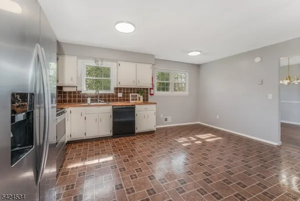$469,900 | 214 Powder Horn Drive, Phillipsburg, NJ 08865
