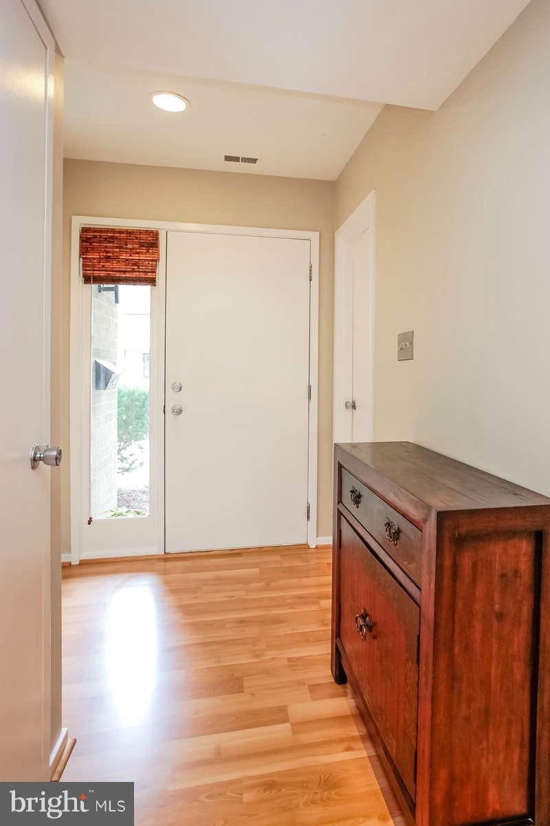 1787 Ivy Oak Square Reston, VA 20190 - Photo 2 of 28 Interior General