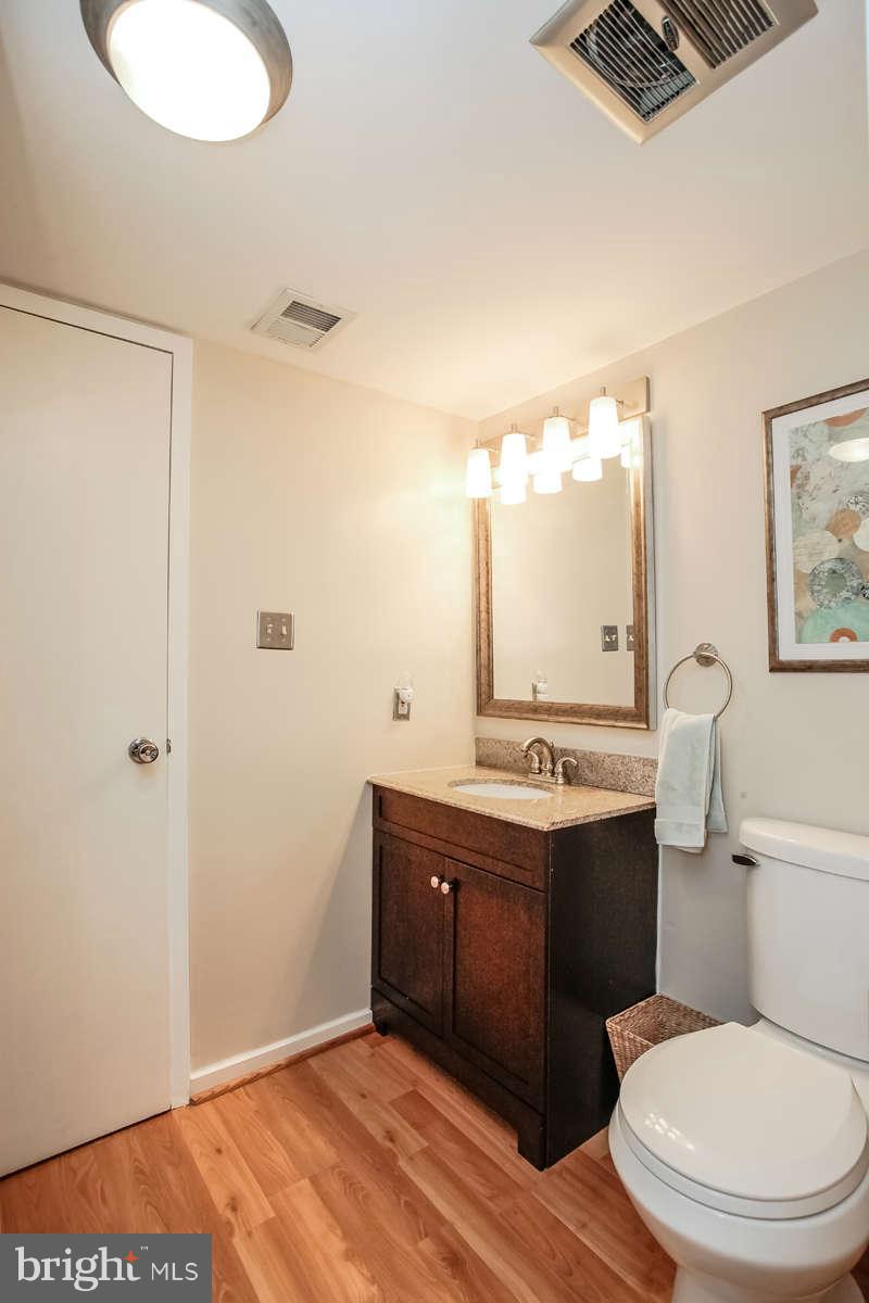 1787 Ivy Oak Square Reston, VA 20190 - Photo 14 of 28 Bath