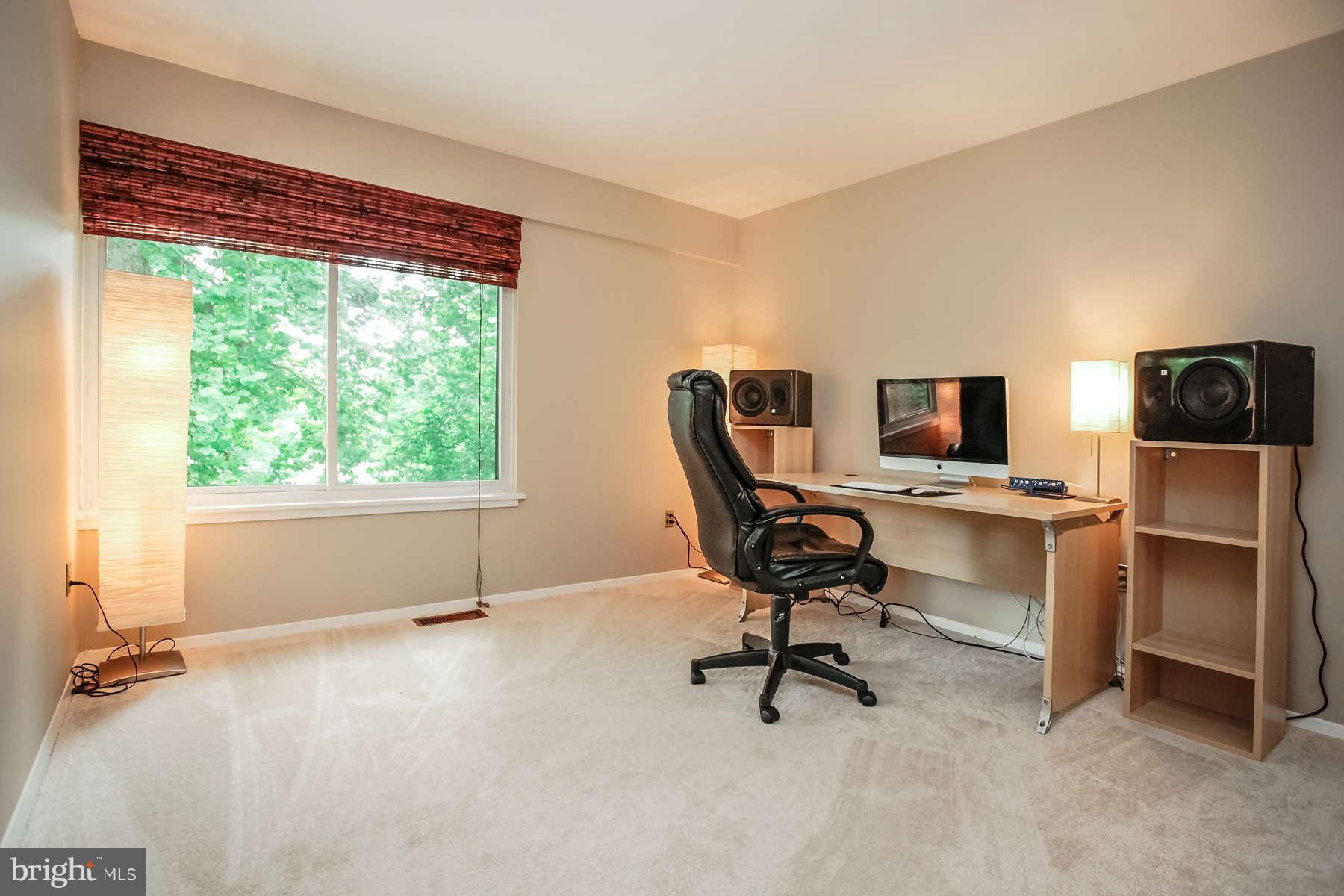 1787 Ivy Oak Square Reston, VA 20190 - Photo 19 of 28 Bedroom